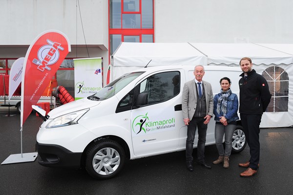 Matthias Schmidt (Geschäftsführer MEGA GmbH), Kerstin Liebstein (Vorwerk Podemus) und Ernst Panse (Leiter Klima und Energie, DER MITTELSTANDSVERBUND)