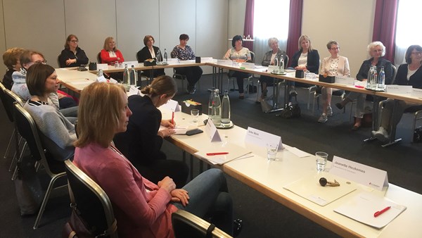 Die Unternehmerinnen beim Seminar „Stress, nein danke.“ mit Katrin Suhle.