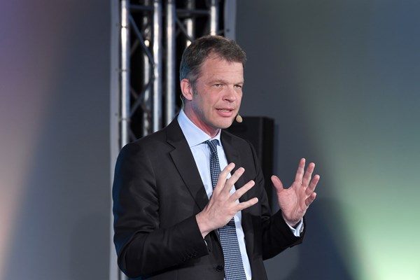 2.  Vorstandsvorsitzenden der Deutschen Bank, Christian Sewing, auf der KATAG Cheftagung.