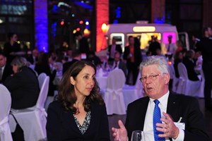 Staatsministerin Aydan Özoguz mit MITTELSTANDSVERBUND-Präsident Wilfried Hollmann