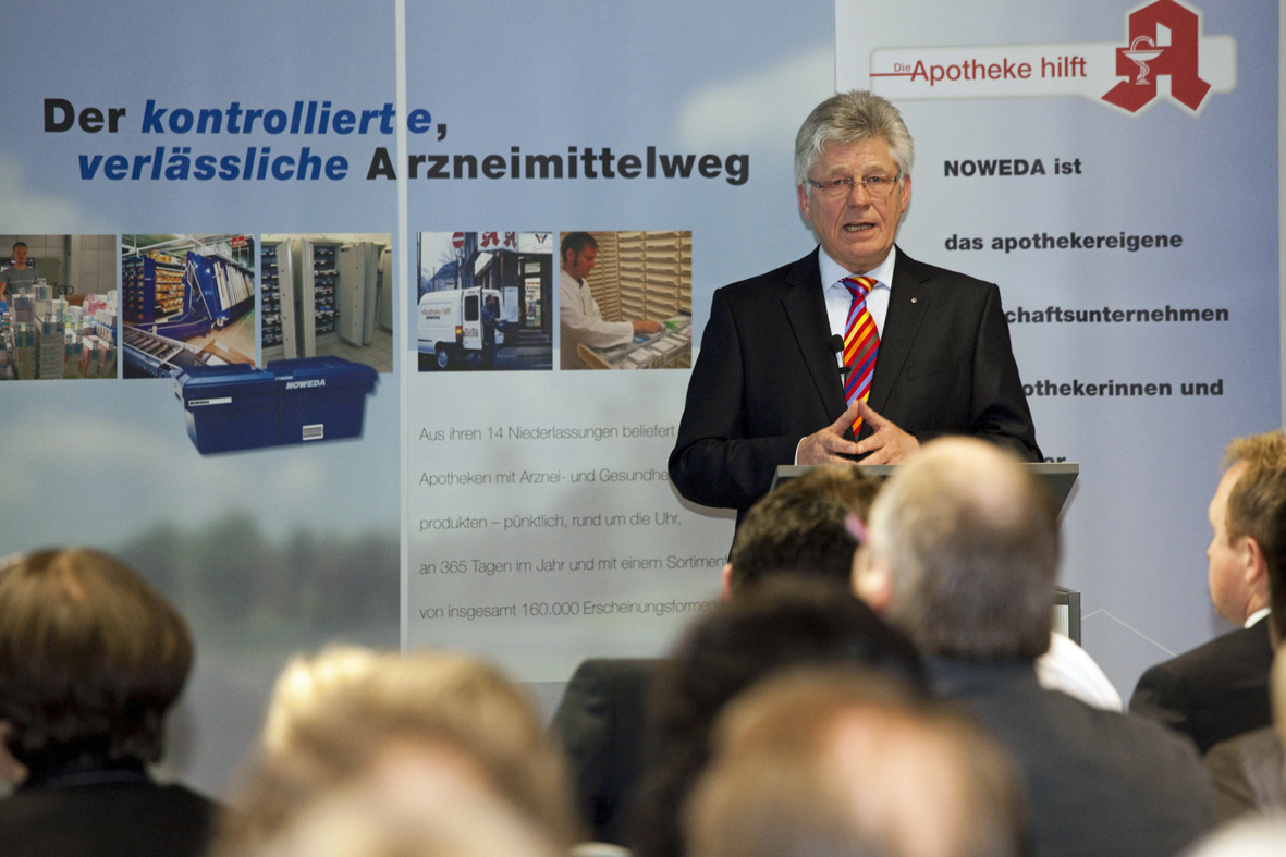 PM_NOWEDA_NOWEDA-im-Dialog-_-Rckendeckung-fr-die-Apotheke
