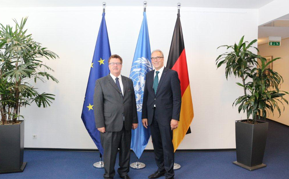 Krisengespräch: Hans-Joachim Fuchtel, Parlamentarischer Staatssekretär im BMZ und MITTELSTANDSVERBUND-Hauptgeschäftsführer Dr. Ludwig Veltmann
