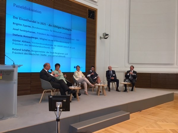 Präsident Günter Althaus zur Podiumsdiskussion zur Abschlussveranstaltung der Dialogplattform Einzelhandel am 6. Juni 2017 in Berlin.