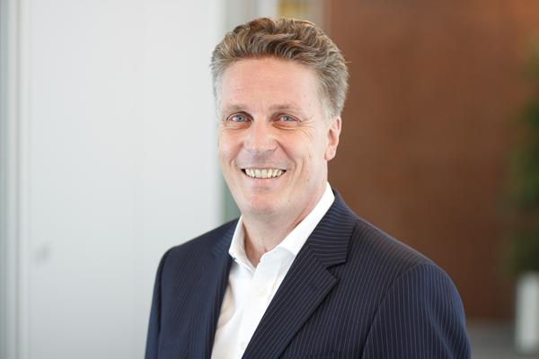 Uwe Müller ist Vorsitzender der Geschäftsführung der ETRIS BANK.