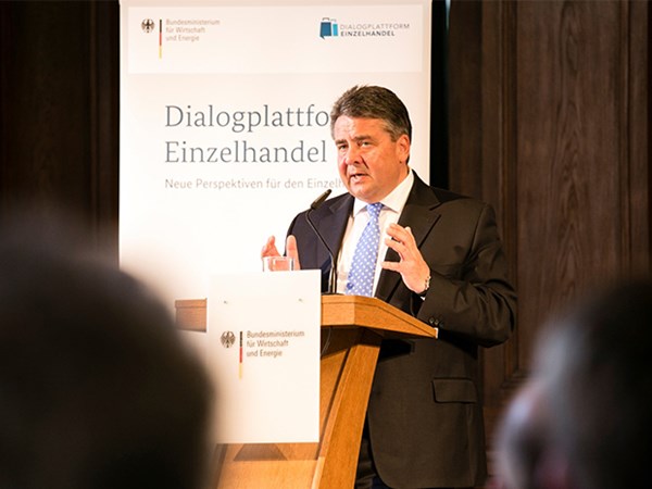 Der Bundesminister für Wirtschaft und Energie, Sigmar Gabriel, hielt a, 21.04.2015 die Eröffnungsrede zur Dialogplattform Einzelhandel. © BMWi/Kathrin Heller