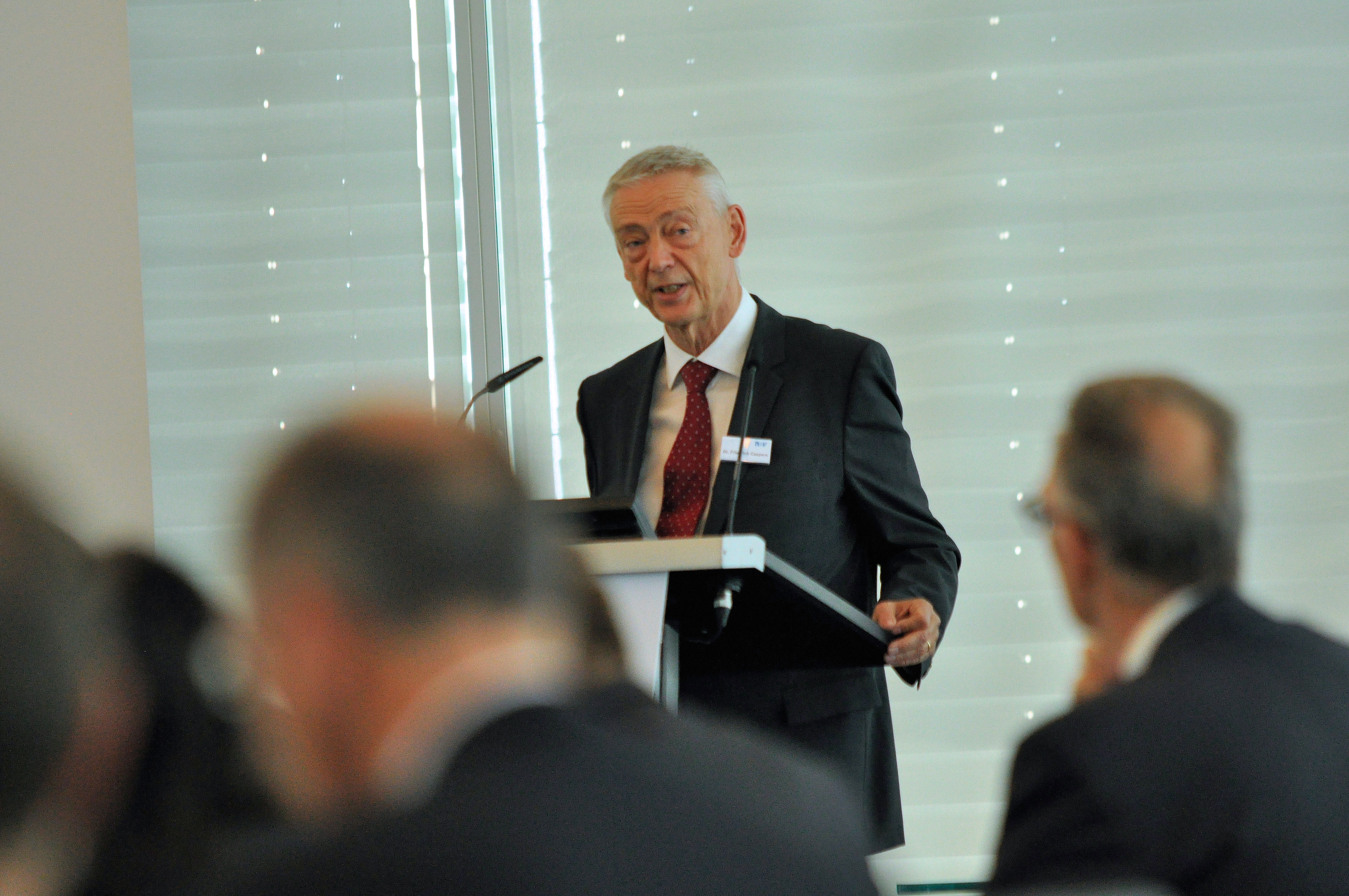 Dr. Friedrich Caspers, Vorstandsvorsitzender der R+V Versicherung AG