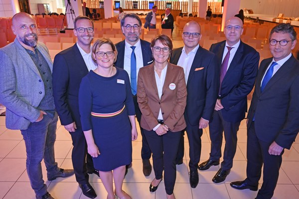 250 Top-Aussteller, mehr als 2.000 erwartete Fachbesucher an drei Messetagen und gut 400 Gäste auf dem EK Retail Forum als Auftaktveranstaltung der EK LIVE
