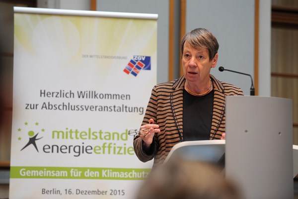 Bundesumweltministerin Hendricks auf der Abschlussveranstaltung des Projektes "Mittelstand für Energieeffizienz" am 16.12.2016