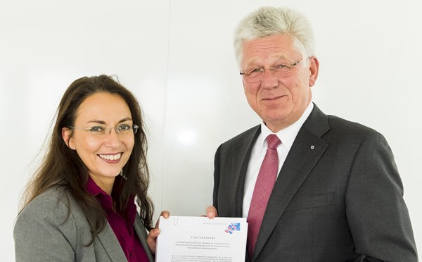 MITTELSTANDSVERBUND-Präsident Wilfried Hollmann im Gespräch mit Yasmin Fahimi, Generalsekretärin der SPD
