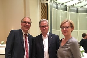 (v.l.n.r.) MITTELSTANDSVERBUND-Hauptgeschäftsführer Dr. Ludwig Veltmann, Vizepräsident des MITTELSTANDSVERBUNDES Dr. Andreas Trautwein und MITTELSTANDSVERBUND-Geschäftsführerin Judith Röder (v.l.n.r.) MITTELSTANDSVERBUND-Hauptgeschäftsführer Dr. Ludwig Veltmann, Vizepräsident des MITTELSTANDSVERBUNDES Dr. Andreas Trautwein und MITTELSTANDSVERBUND-Geschäftsführerin Judith Röder