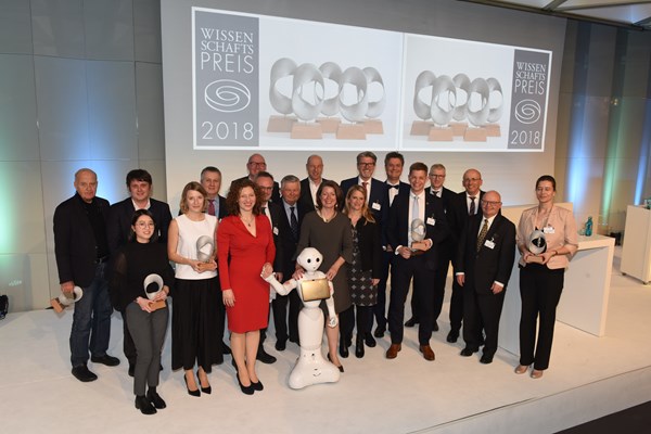 Neue Konzepte aus der Forschung beim Wissenschaftspreis 2018 - „Sog statt Druck“ und Stabwechsel beim EHI 