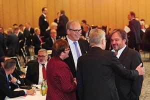 Die Mittelstandsbeauftragte Iris Gleicke und MITTELSTANDSVERBUND-Präsident Wilfried Hollmann