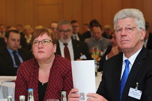 Die Mittelstandsbeauftragte Iris Gleicke und MITTELSTANDSVERBUND-Präsident Wilfried Hollmann