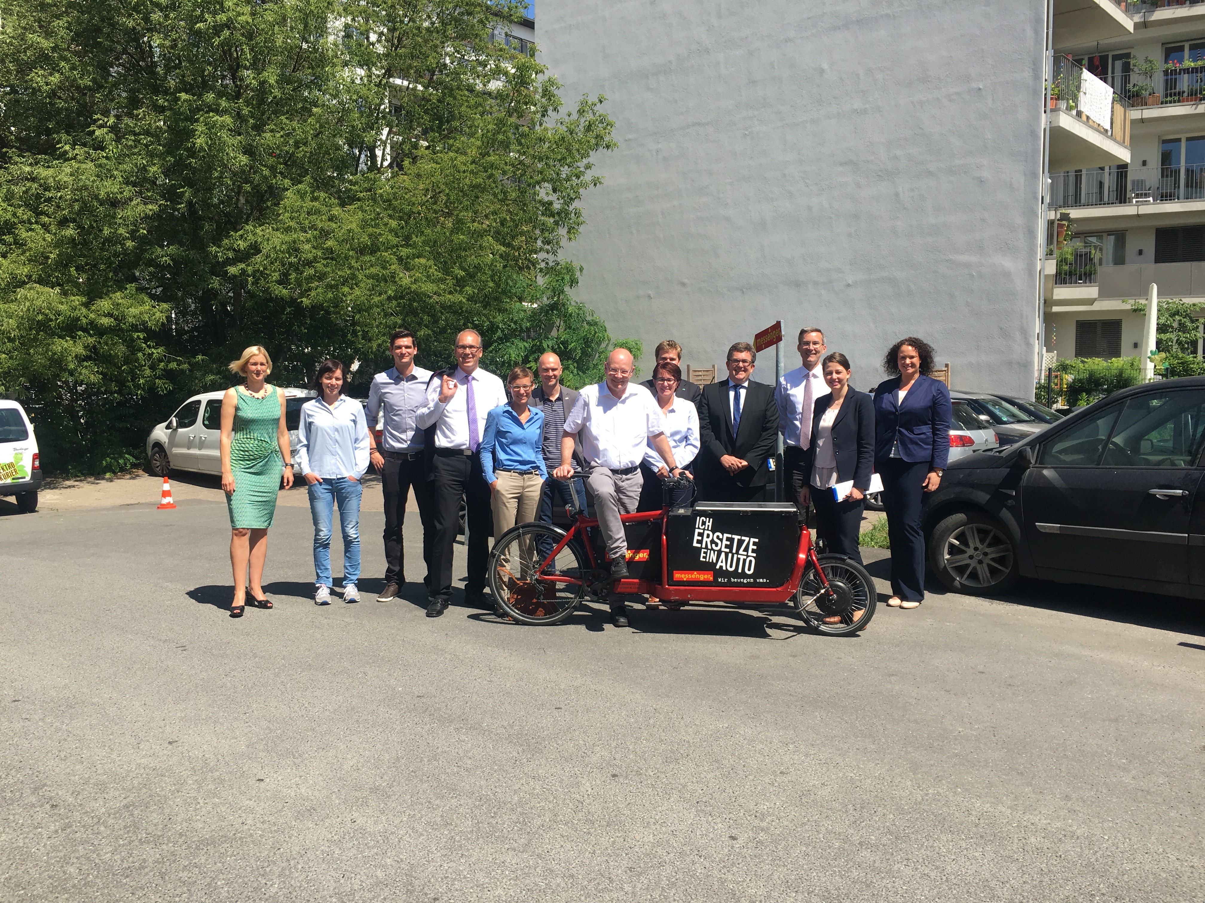 Initiativkreis E-Mobilität Gruppenbild der Teilnehmer.
