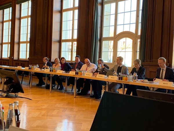 Am 18. Januar traf sich der Gemeinschaftsausschuss der deutschen gewerblichen Wirtschaft – darunter der MITTELSTANDSVERBUND – im Bundeswirtschaftsministerium zum jährlichen hochrangigen Austausch mit Vertretern der Bundesregierung.