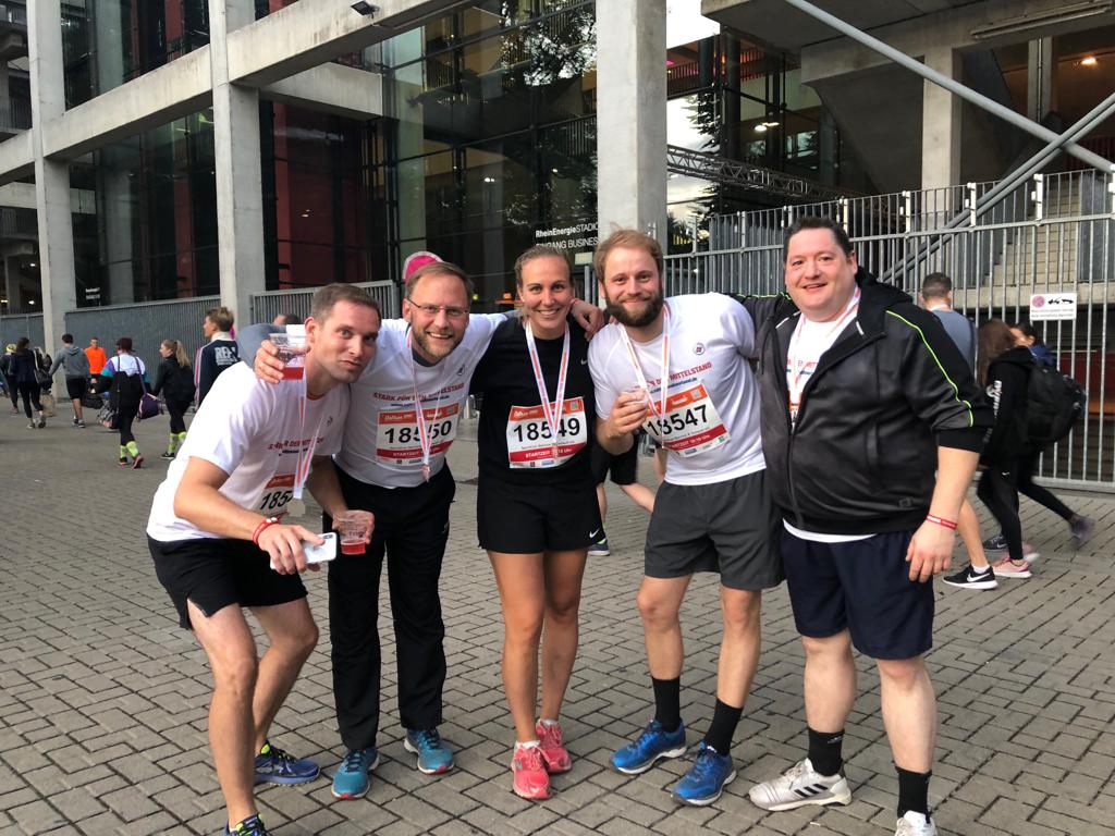 Zeigten Teamgeist, v.l.n.r.: Tim Geier, Dr. Marc Zgaga, Julia Simonis, Ernst Panse und Alexander Pleh