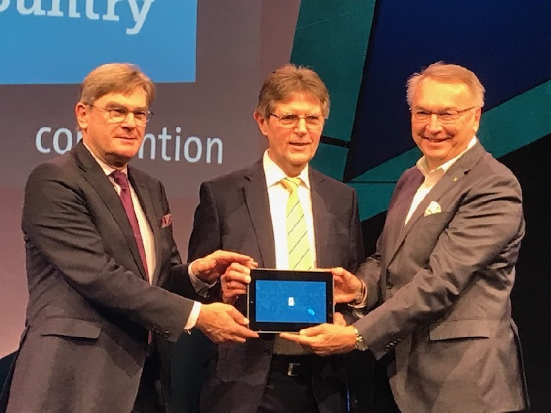 v.l.n.r.: Michael Kleinemeier, Klaus Vitt, Eckhard Schwarzer