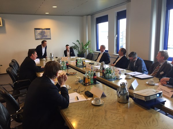 Am 5. April 2017 traf sich der BranchenDialog Bau bei der NBB Dienstleistungssysteme AG in Rodenberg.