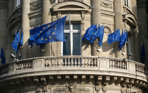   Der nunmehr vorgelegte Berichtsentwurf des EU-Parlaments bedeutet eventuell eine komplette Verschiebung des Verhandlungsgleichgewichts zu Ungunsten des (kooperierenden) Handels.