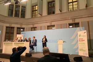 Podiumsdiskussion.JPG