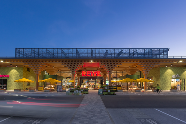 REWE Green Farming – der Supermarkt der Zukunft steht in Wiesbaden-Erbenheim.