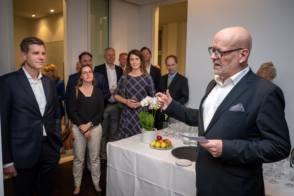 MITTELSTANDSVERBUND-Präsident Günter Althaus eröffnete die Housewarming Party am neuen Standort des Verbandes.
