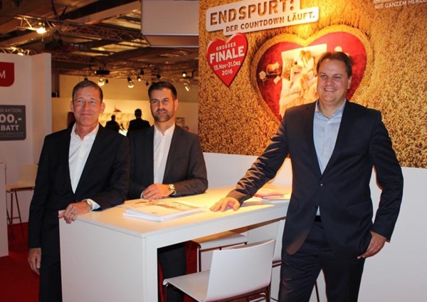 Die GARANT-Geschäftsführer Torsten Goldbecker (l.) und Jens Hölper (r.) mit GARANT-Geschäftsleiter Hendrik Schütte (m.) auf dem GARANT Partnerforum 2016