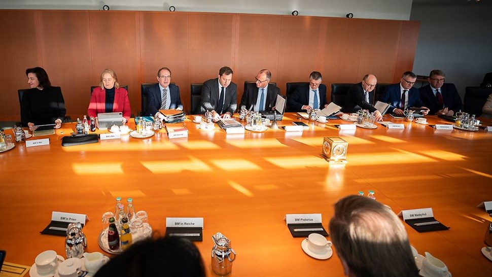 Die Bundesregierung kam zusammen, um unter anderem Vereinfachungen und Erleichterungen für die Bürokratie zu beschließen.