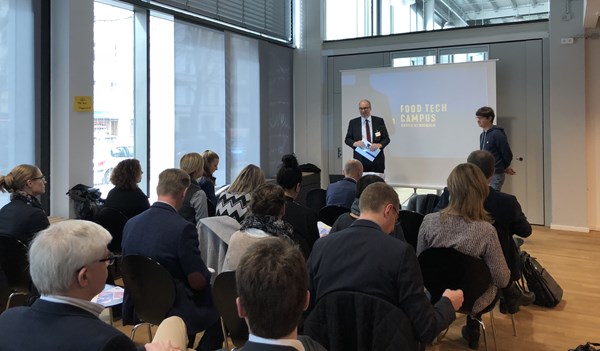 Die EDEKA eröffnete im November 2018 den ersten Startup-Campus, der speziell für Food-Unternehmen ausgelegt ist.