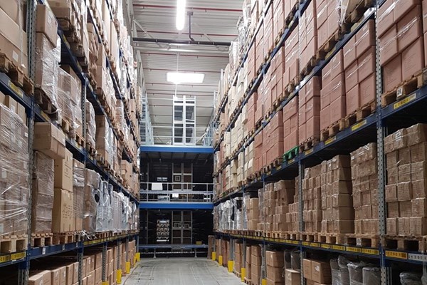 Die SAGAFLOR AG beliefert seit dem 19. März ihre Mitglieder aus einem neuen Logistikzentrum an der A 49 in Gudensberg.