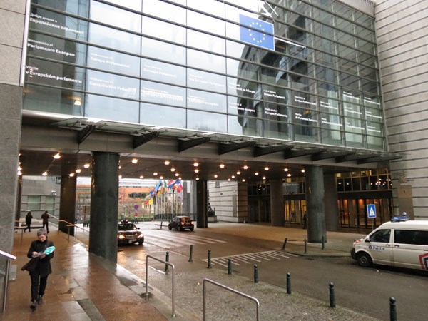 EU-Digitalsteuer: Parlament mutiger als EU-Mitgliedstaaten 