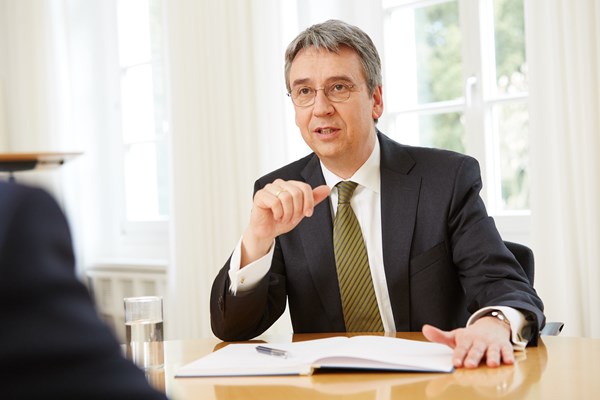 Bundeskartellamtspräsident Andreas Mundt hat die geplante EU-Richtlinie zu unlauteren Handelspraktiken in der Lebensmittelversorgungskette (UTP) scharf kritisiert.