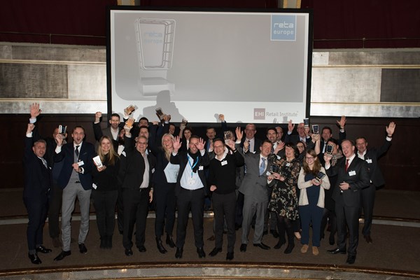 Einmal lächeln bitte: Die glücklichen Preisträger der reta Awards 2018.
