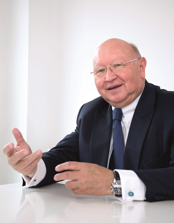 Franz Hampel, Vorstand der GARANT-MÖBEL-Holding International SA und Volker Müller, Vorstandsvorsitzender der expert AG und MITTELSTANDSVERBUND-Präsidiumsmitglied