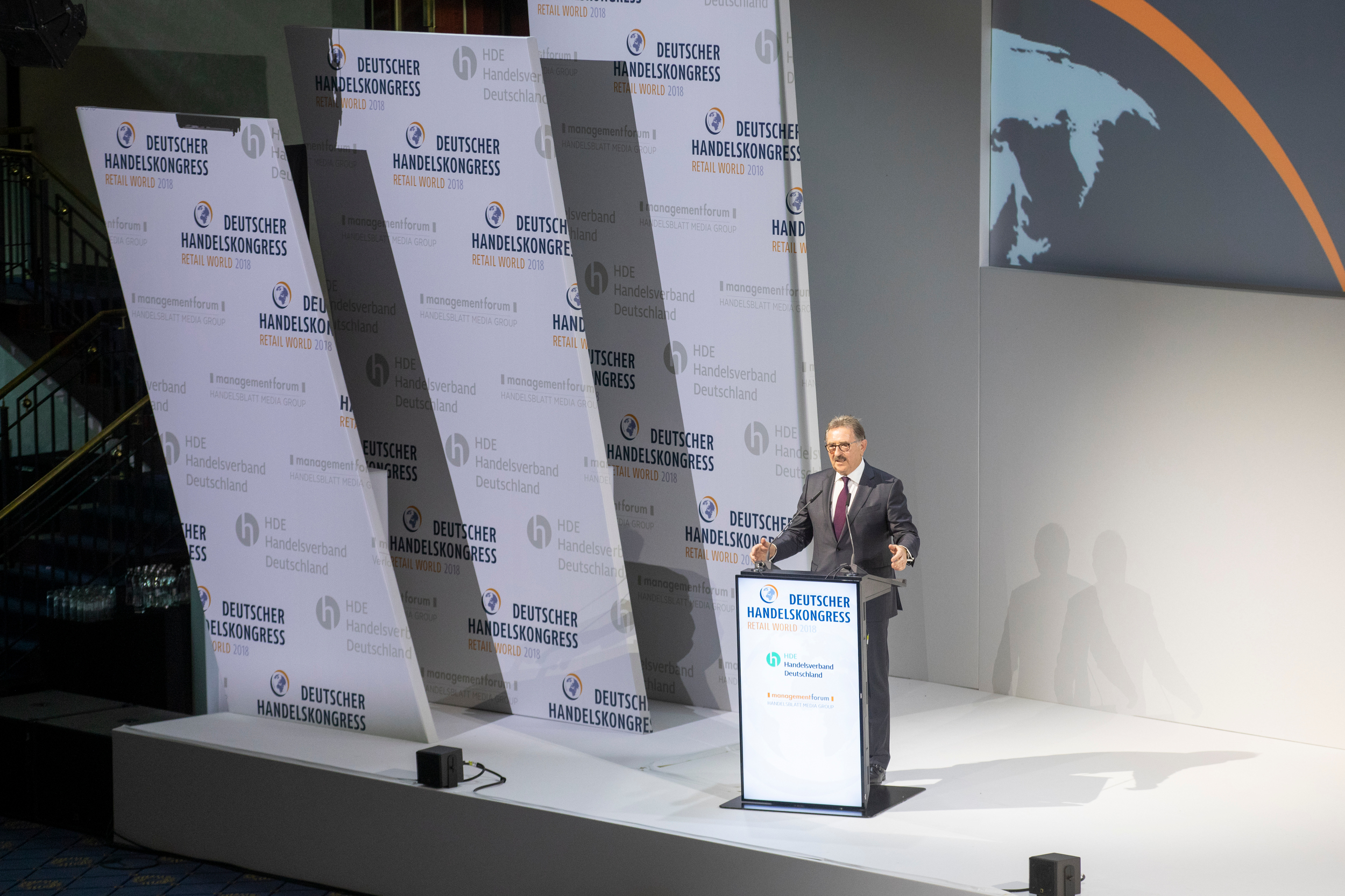 Josef Sanktjohanser bleibt Präsident des Handelsverbandes Deutschland (HDE). Die Delegierten haben ihn erneut im Amt bestätigt.
