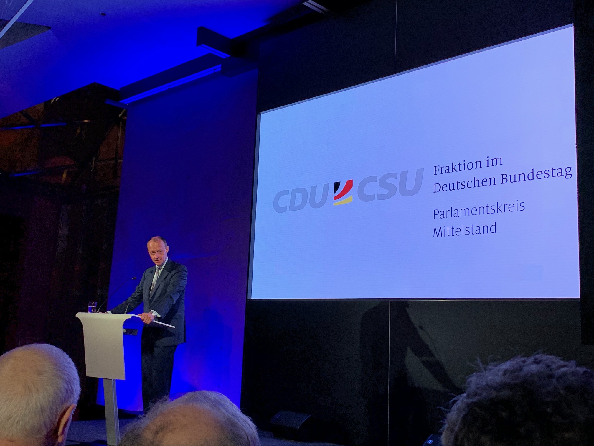 Der Parlamentskreis Mittelstand beleuchtete bei seinem Neujahrsempfang mit prominenten Unionspolitikern wie Friedrich Merz die Schwelle in die zwanziger Jahre.