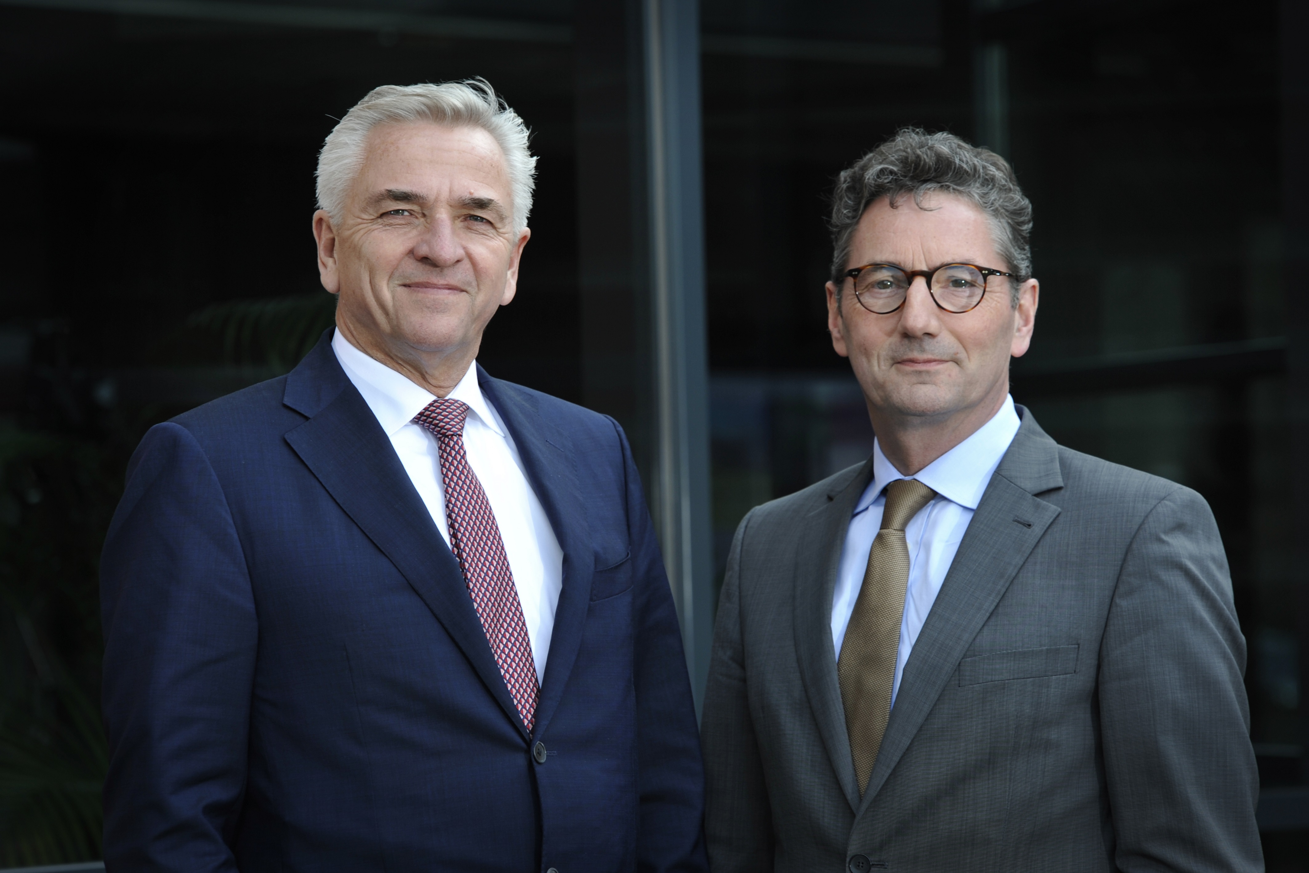 Harry Bruijniks (Vorstand EURETCO) und Franz-Josef Hasebrink (Vorstandsvorsitzender EK/servicegroup)