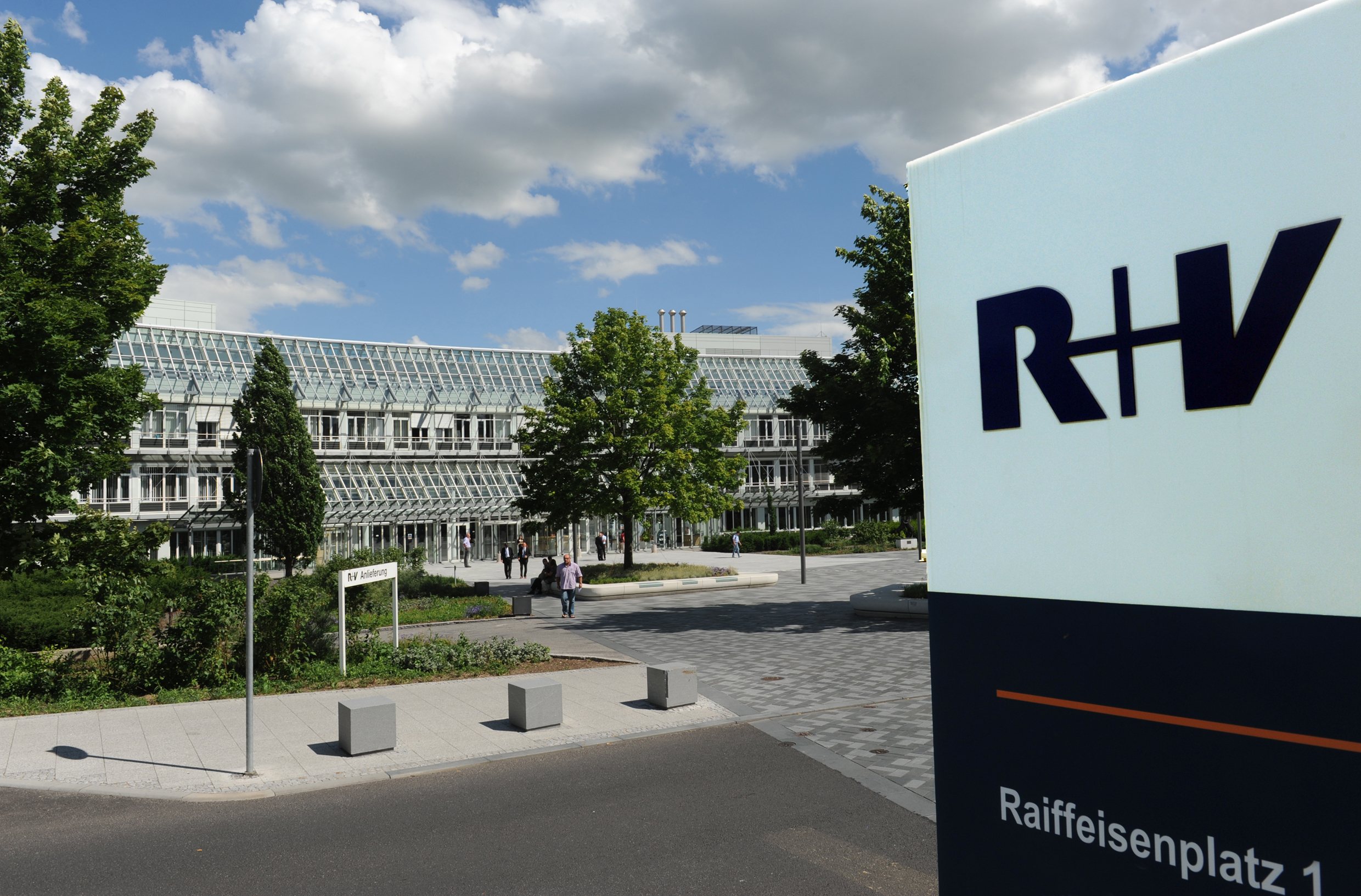 RV_Raiffeisenplatz-1