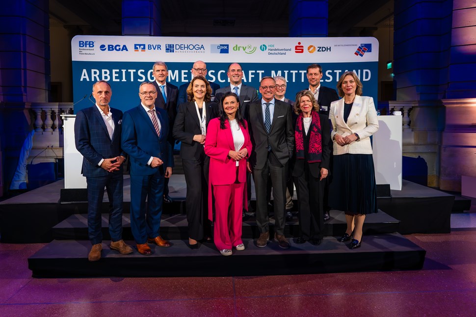 Die Arbeitsgemeinschaft Mittelstand zusammen mit Gitta Connemann, Staatssekretärin im Bundeswirtschaftsministerium und Mittelstandsbauftragte