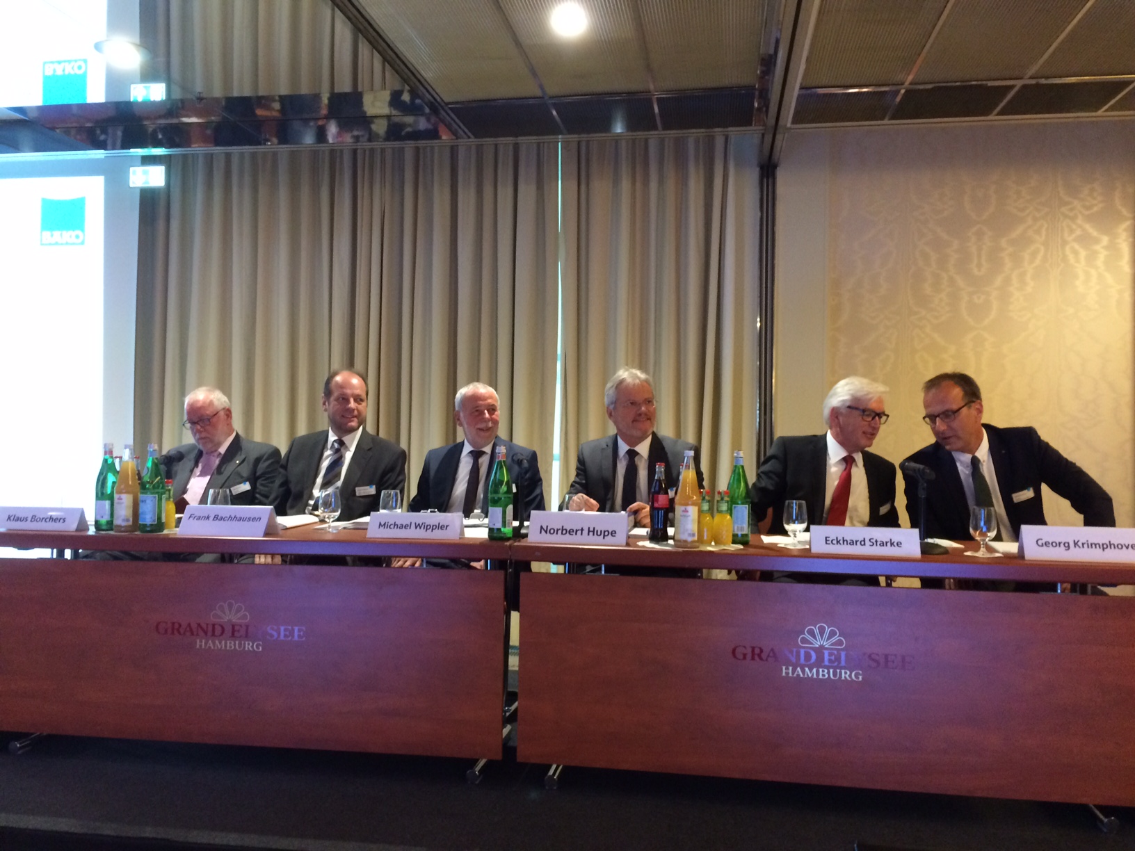 Der Vorstand und Aufsichtsrat der BÄKO-Zentrale Nord eG auf der Generalversammlung am 28. September 2016 in Hamburg.