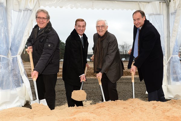 v.l. Dieter Zimmer, Bürgermeister Dreieich, Hans Strothoff, Vorstandsvorsitzender der MHK Group, Prof. Albert Speer, ASP - Albert Speer Partner, Oliver Quilling, Landrat Kreis Offenbach