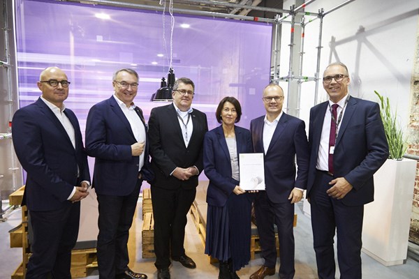 Übergabe der DATEV-Partnerurkunde an die KATAG AG